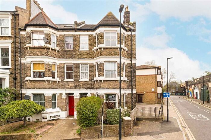 2 Bedroom Flat For Sale In Gresham Road, Brixton, SW9