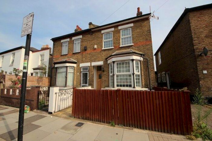 5 Bedroom Property To Rent In Carlwell Street, London, SW17