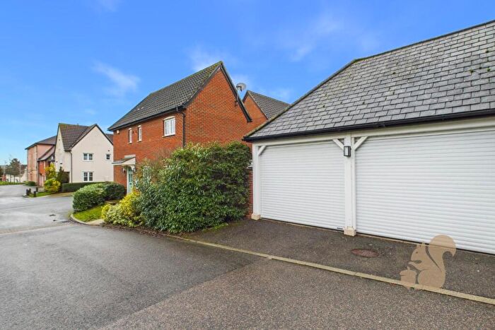3 Bedroom Link Detached House For Sale In Meggy Tye, Springfield, Chelmsford, CM2