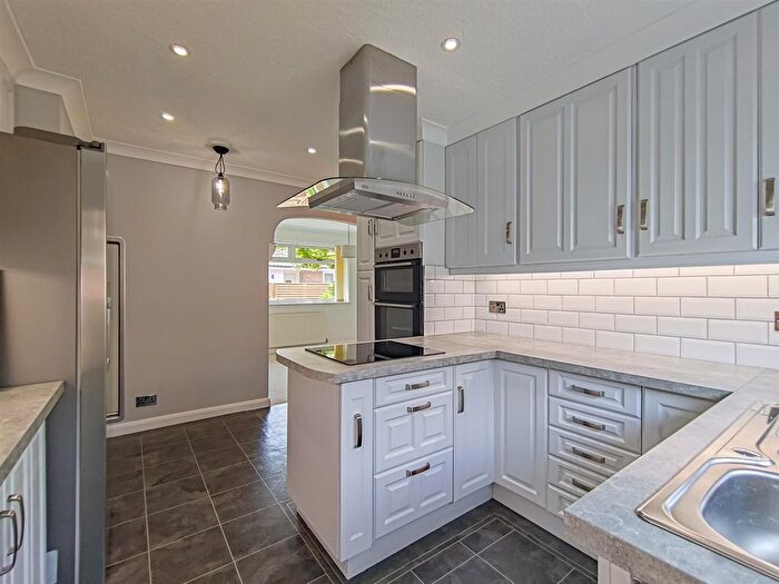 2 Bedroom Detached Bungalow For Sale In Chyngton Lane North, Seaford, BN25