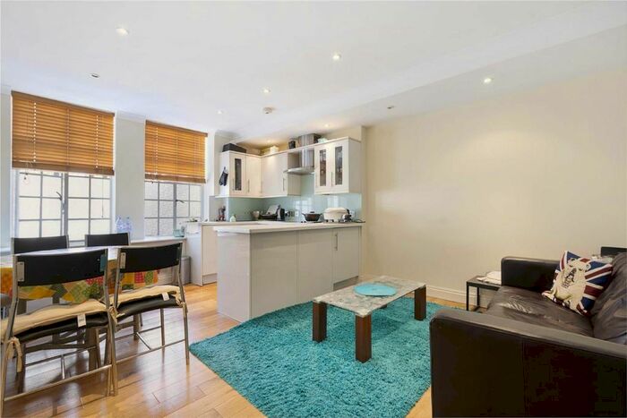 2 Bedroom Flat To Rent In Hallam Street, Marylebone, London, W1W