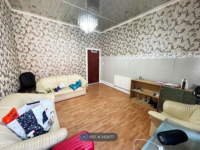 1 Bedroom Flat To Rent In Pollokshaws Road, Glasgow, G41