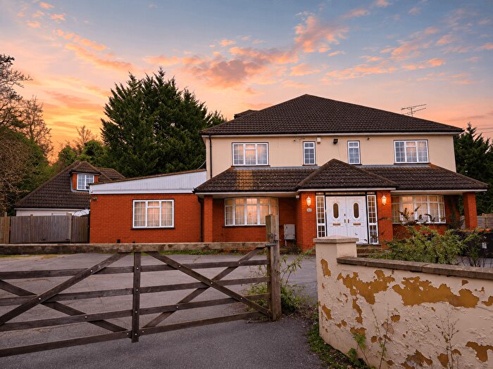 16 Bedroom Detached House To Rent In Dunstable, LU6
