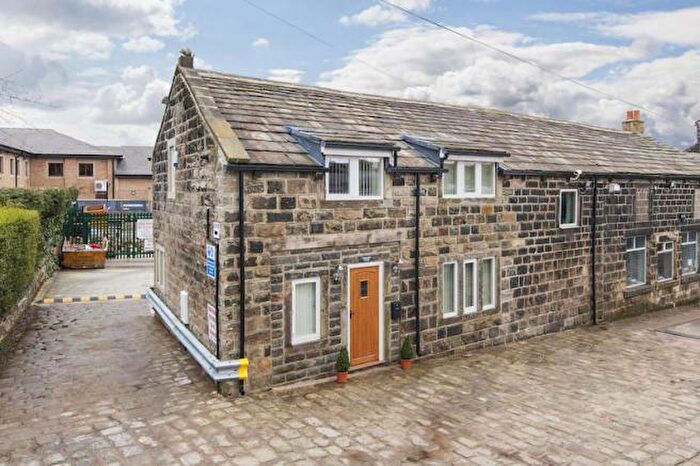 3 Bedroom End Of Terrace House To Rent In Hallam Street, Guiseley, Uk, LS20