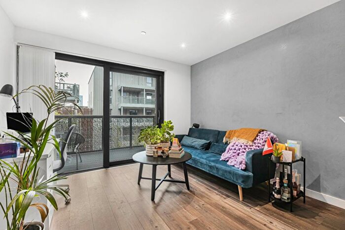 1 Bedroom Flat To Rent In Curie House, Wallis Road, London, E9