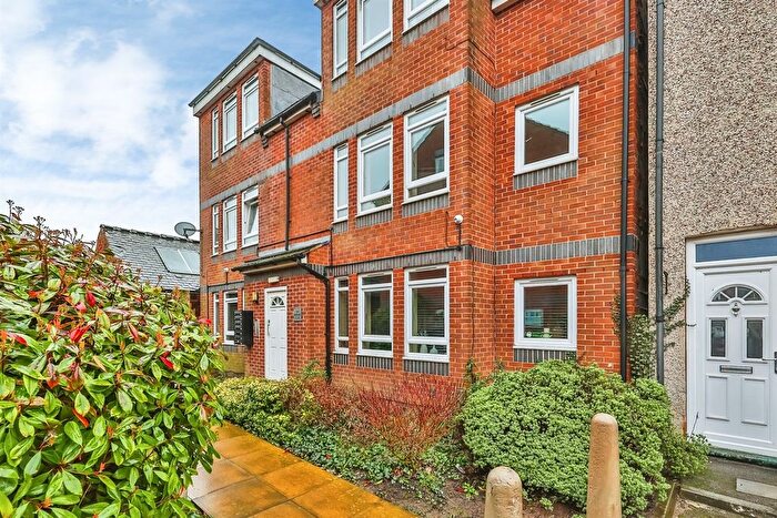 2 Bedroom Flat For Sale In Titchfield Terrace, Hucknall, Nottingham, NG15