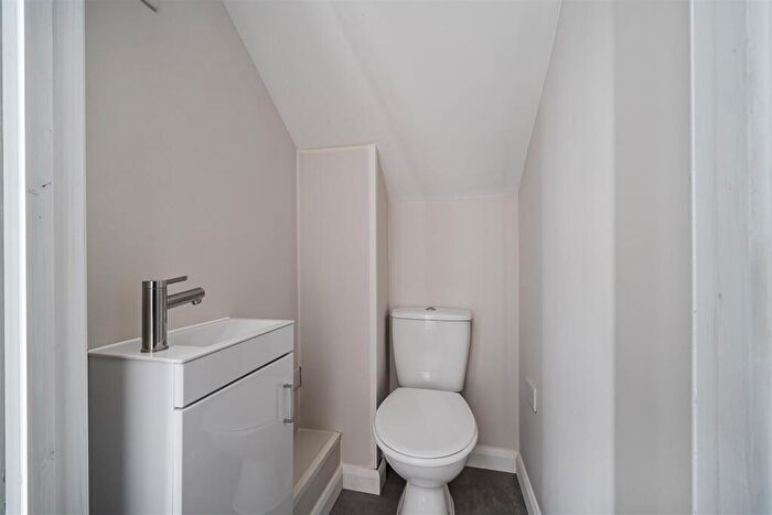2 Bedroom Town House For Sale In Oxford Street, Caversham, Reading, RG4