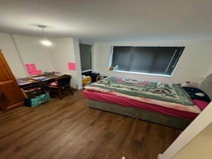 1 Bedroom House To Rent In Neath Road, Briton Ferry, Neath, SA11