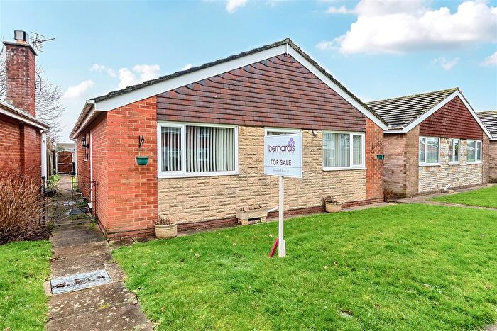 2 Bedroom Detached Bungalow For Sale In Fulmar Walk, Gosport, PO13
