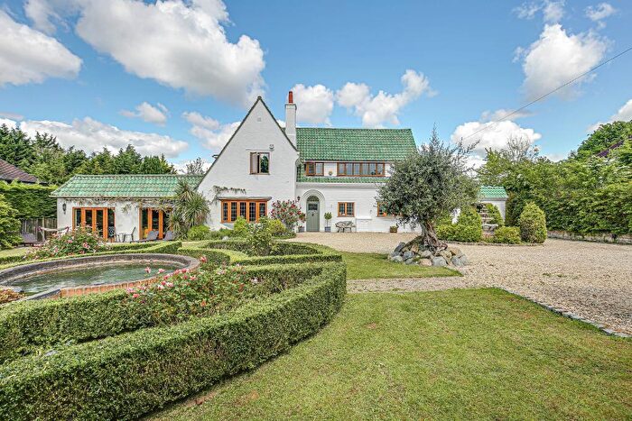 5 Bedroom Detached House For Sale In Purley Downs Road, Sanderstead, CR2