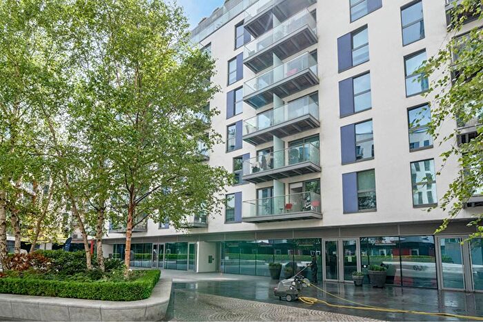 2 Bedroom Flat To Rent In Keats Apartments, East Croydon, Croydon, CR0