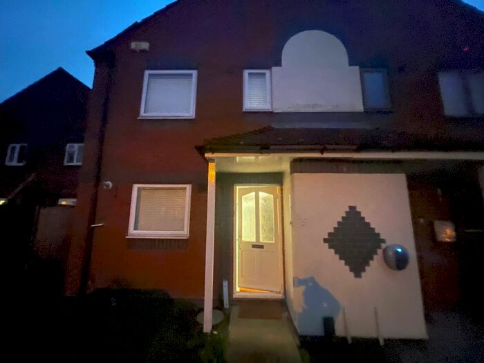 3 Bedroom Semi-Detached House To Rent In Wynn-Griffith Drive, Tipton, DY4