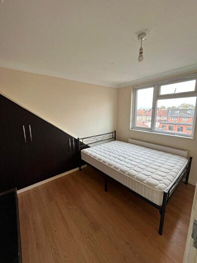 Studio To Rent In Greenland Crescent, Southall, UB2