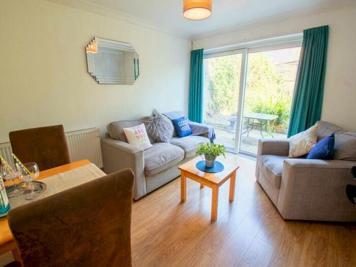 4 Bedroom House To Rent In Sundridge Close, Canterbury, Kent, CT2