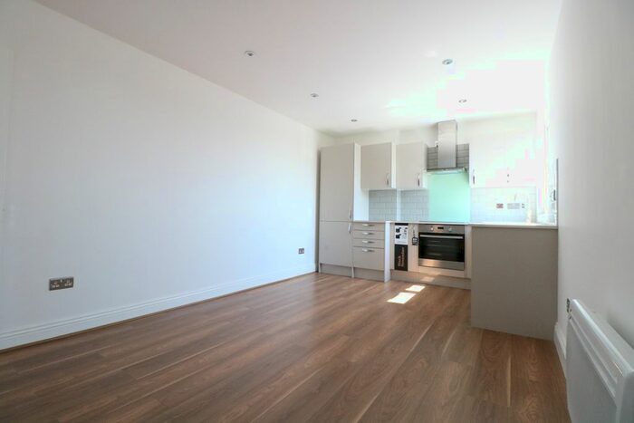 2 Bedroom Flat To Rent In Acton Lane, London, NW10