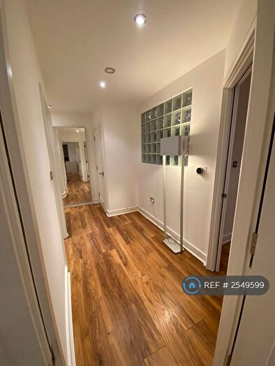 1 Bedroom Flat To Rent In Coliseum, London, N8