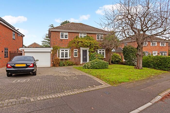 5 Bedroom Flat To Rent In Illingworth, Windsor, SL4