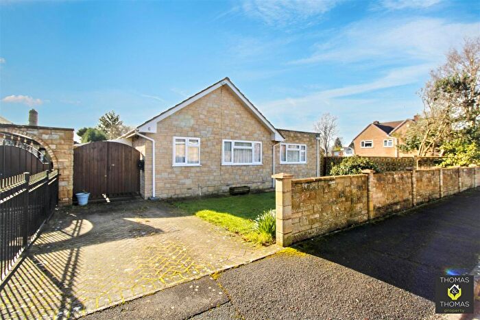 3 Bedroom Detached Bungalow For Sale In Watts Close, Hucclecote, GL3