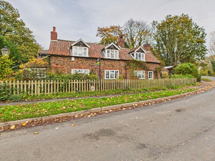 4 Bedroom Detached House For Sale In Back Lane, Burton Pidsea, HU12