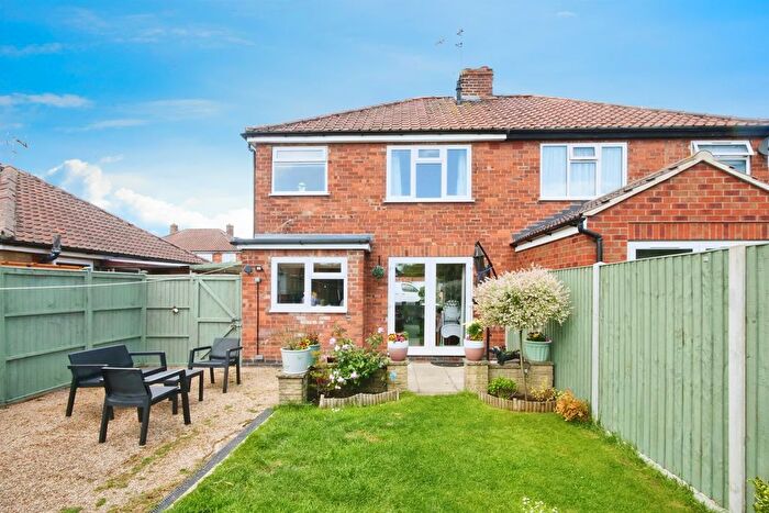 3 Bedroom Semi-Detached House For Sale In Minster Avenue, York, YO31