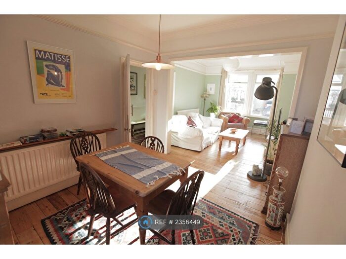 4 Bedroom Semi-Detached House To Rent In Chepstow Road, London, W7