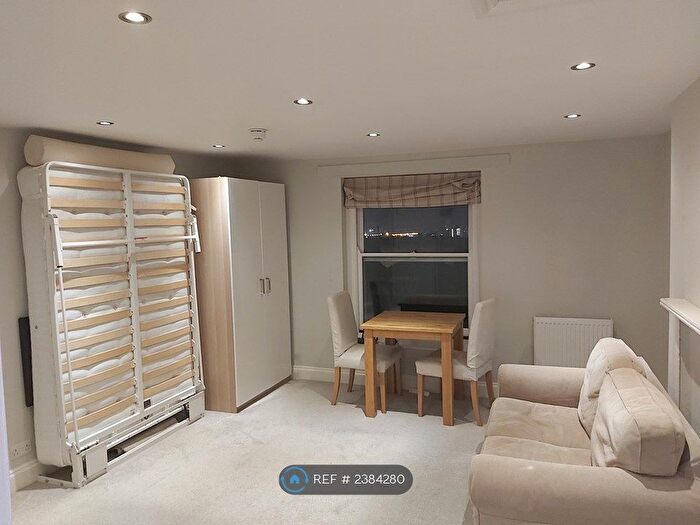 Studio To Rent In Clouds Hill Road, Bristol, BS5