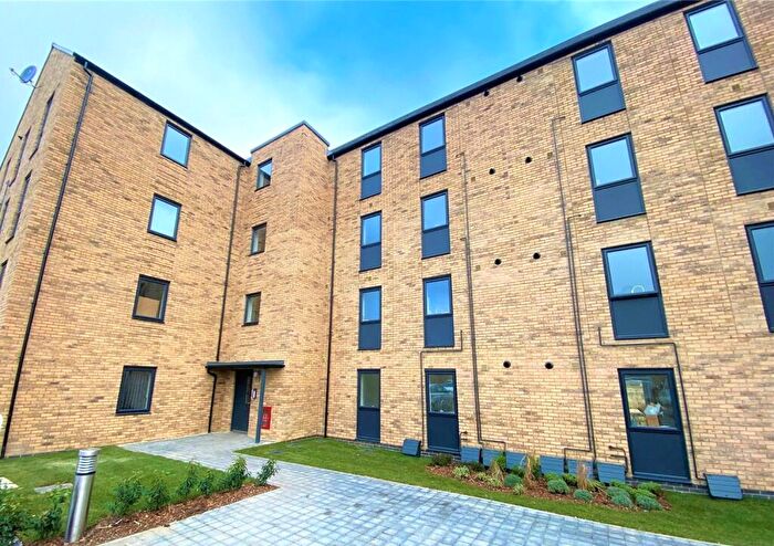 2 Bedroom Apartment To Rent In Jenkins House, Canalside, Swindon, Wiltshire, SN1