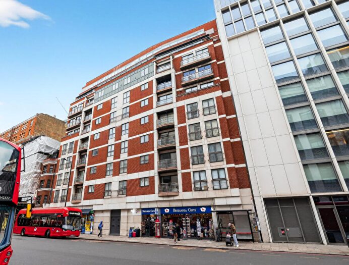 3 Bedroom Flat For Sale In Central Tower, Vauxhall Bridge Road, London, Greater London, SW1V