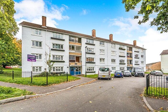 2 Bedroom Flat To Rent In Lower Brownhill Road, Southampton, Hampshire, SO16