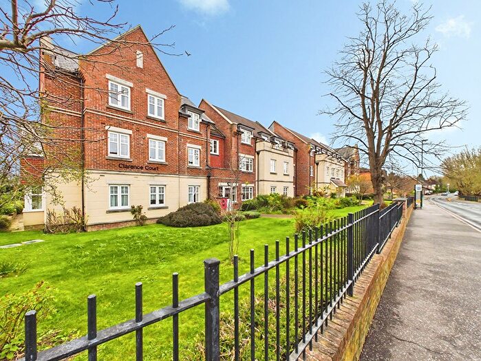 2 Bedroom Flat For Sale In Clarence Court, Horsham, RH13
