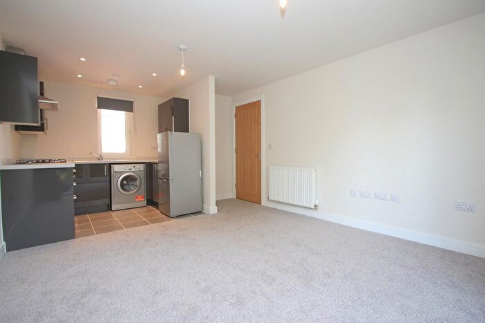 1 Bedroom Flat To Rent In Bluebell Court, Linslade, LU7