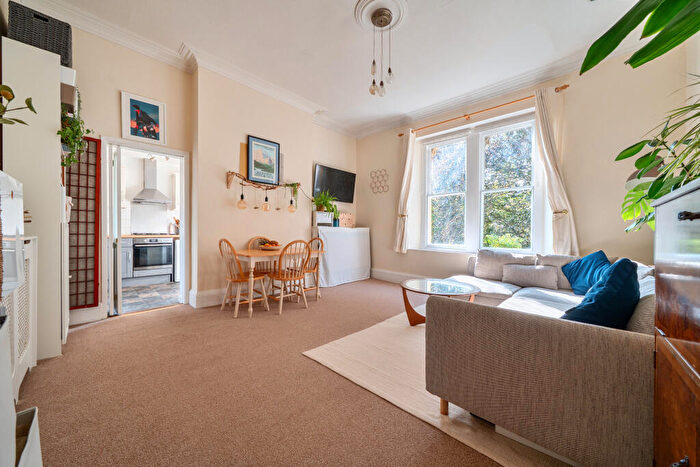 1 Bedroom Apartment For Sale In All Saints Road, Clifton, Bristol, BS8
