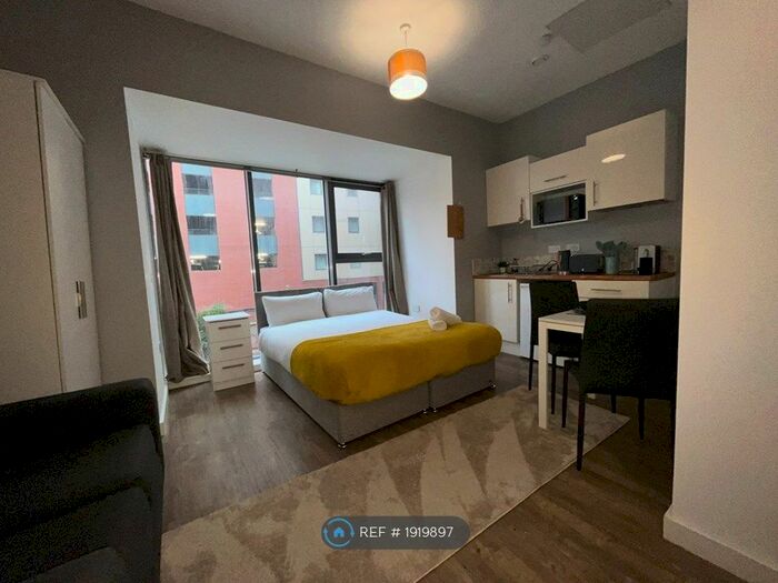 Studio To Rent In Moorfields, Liverpool, L2