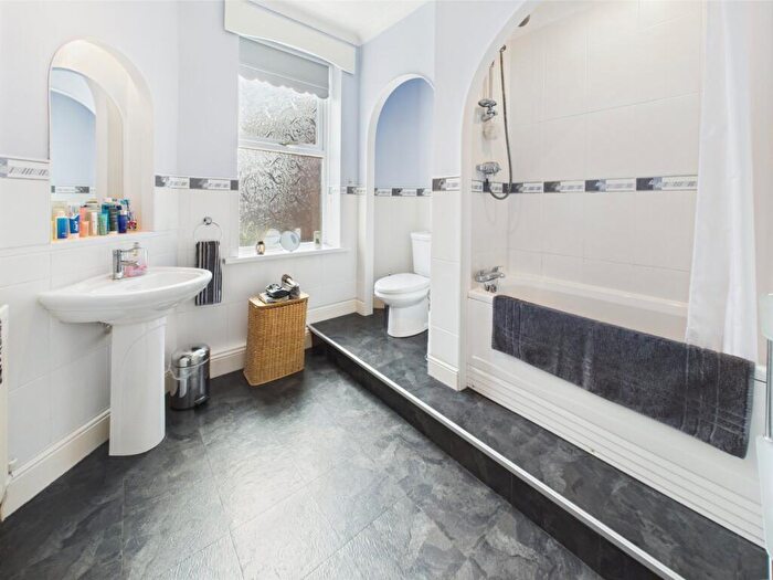 2 Bedroom Apartment For Sale In Victoria Road East, Hebburn, Tyne And Wear, NE31