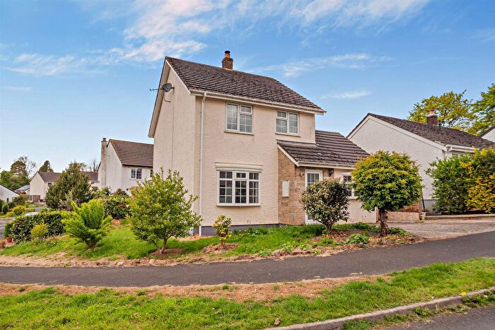 3 Bedroom Detached House For Sale In Stafford Way, Dolton, EX19