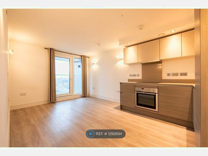 1 Bedroom Flat To Rent In Premier House, Edgware HA8