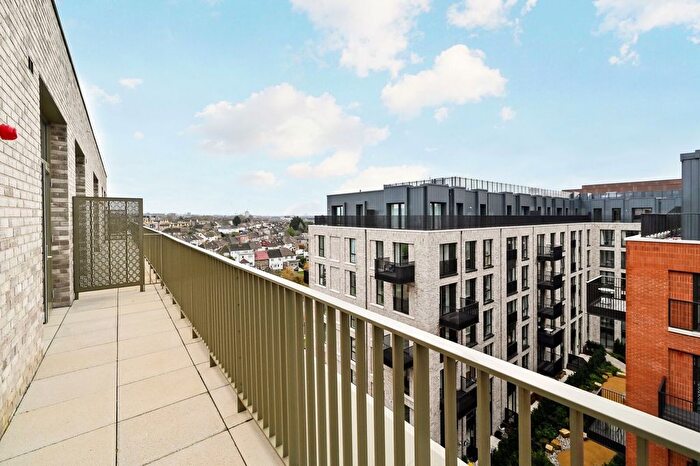 2 Bedroom Flat For Sale In Brent Cross Town, Brent Cross, NW2