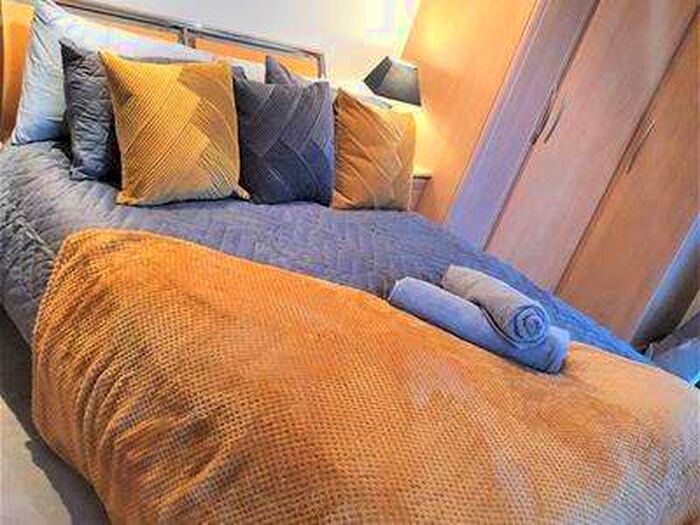 2 Bedroom Flat To Rent In Redwood Gate, Milton Keynes, MK5