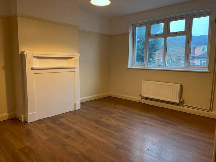 2 Bedroom Flat To Rent In Orchard Court, Rose Hill, Oxford, OX4