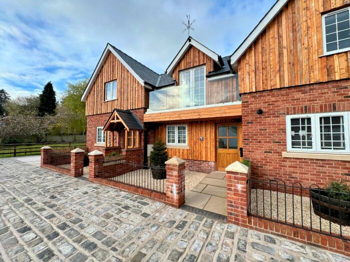 2 Bedroom Terraced House For Sale In Castle Street, Usk, Monmouthshire, NP15