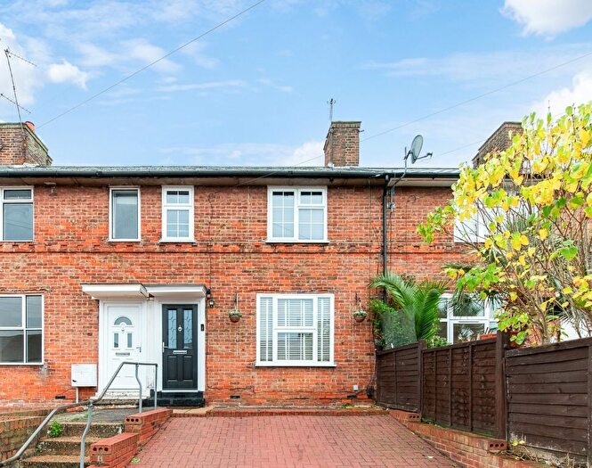 3 Bedroom Terraced House For Sale In Halesowen Road, Morden, SM4