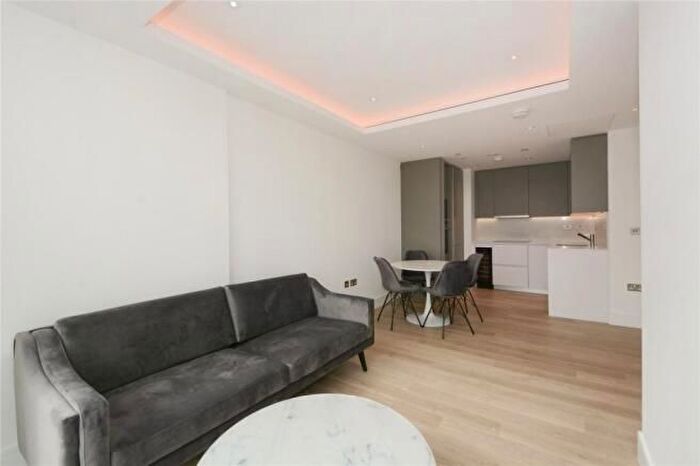 2 Bedroom Flat To Rent In Carrara Tower, London, EC1V