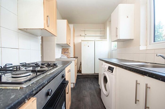 5 Bedroom Terraced House For Sale In Broadlands Road, Southampton, SO17