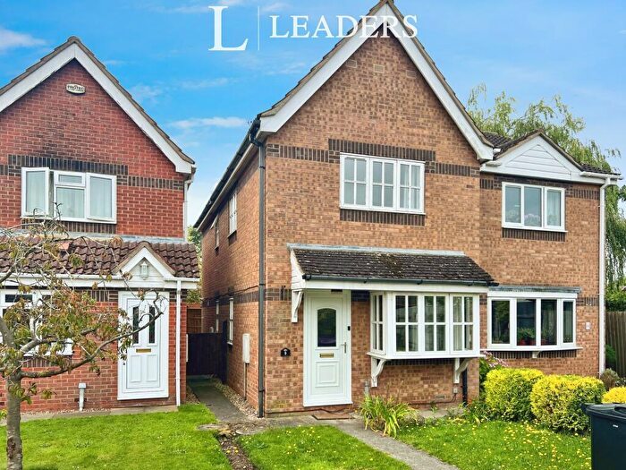 3 Bedroom Semi-Detached House To Rent In Lindsey Close, Bourne, PE10