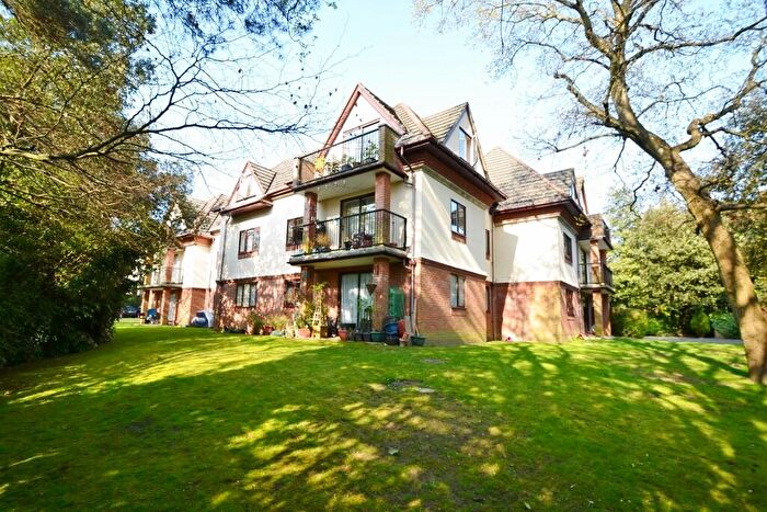 2 Bedroom Flat To Rent In Lower Parkstone, BH14