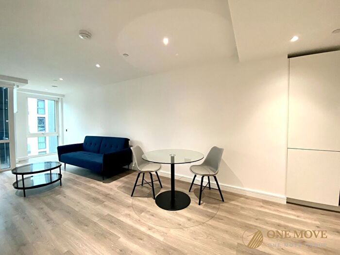 1 Bedroom Flat To Rent In Sovereign Court, Hammersmith, W6