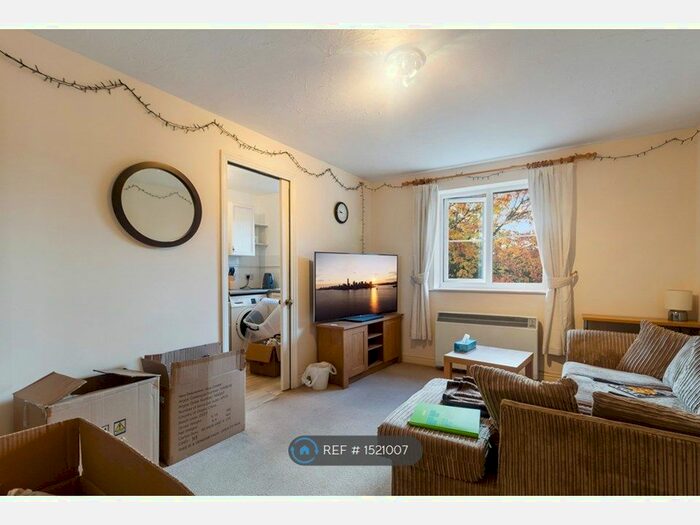 1 Bedroom Flat To Rent In Lucas Gardens, London, N2