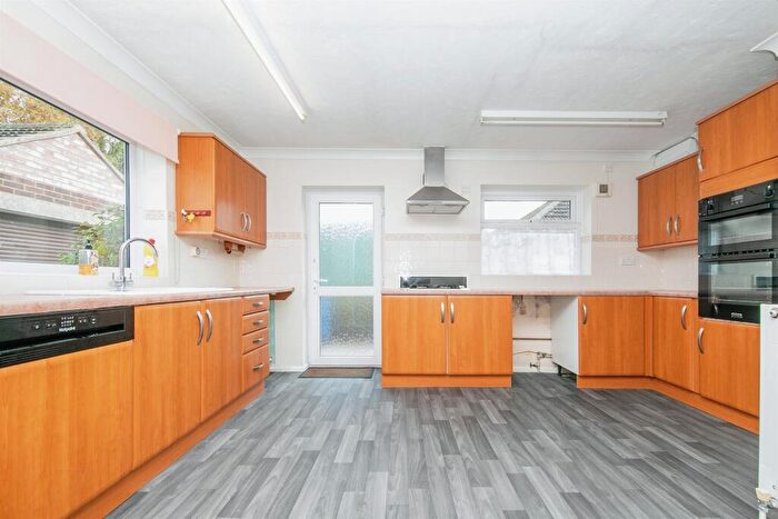 2 Bedroom Semi-Detached Bungalow For Sale In Gleneagles Drive, Ipswich, IP4