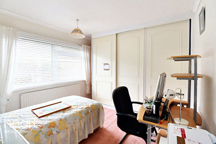 3 Bedroom Bungalow For Sale In Hill Drive, Bristol, BS8