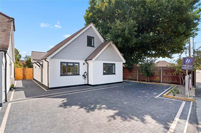 4 Bedroom Detached House For Sale In Nevendon Road, Wickford, Essex, SS12